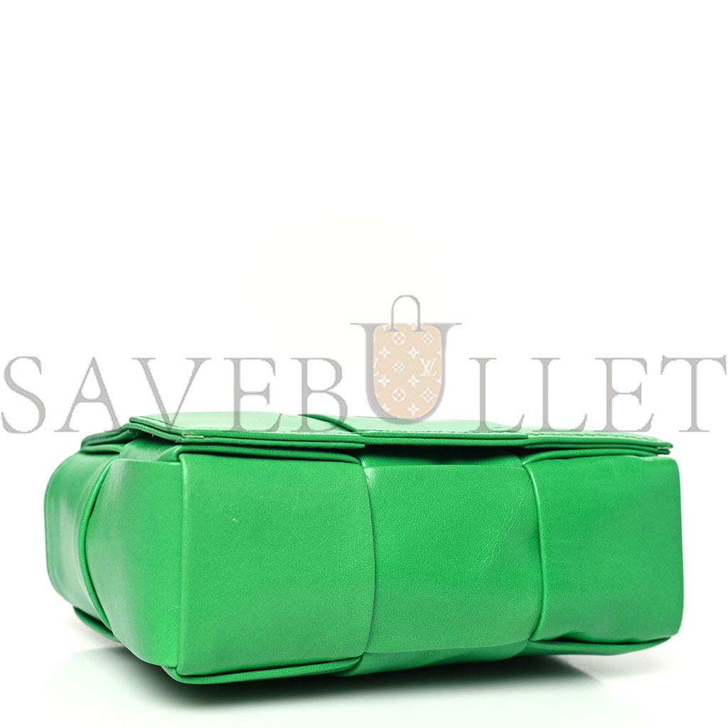 bo*te*ga Ve*ne*ta crinkled lambskin maxi intrecciato extra mini cassette crossbody bag parakeet (13*8*4cm)